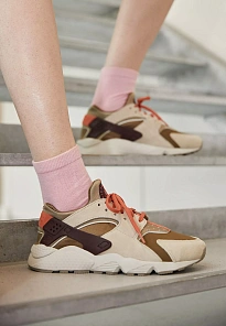 Фото № 2 с приближением к товару «‎AIR HUARACHE»