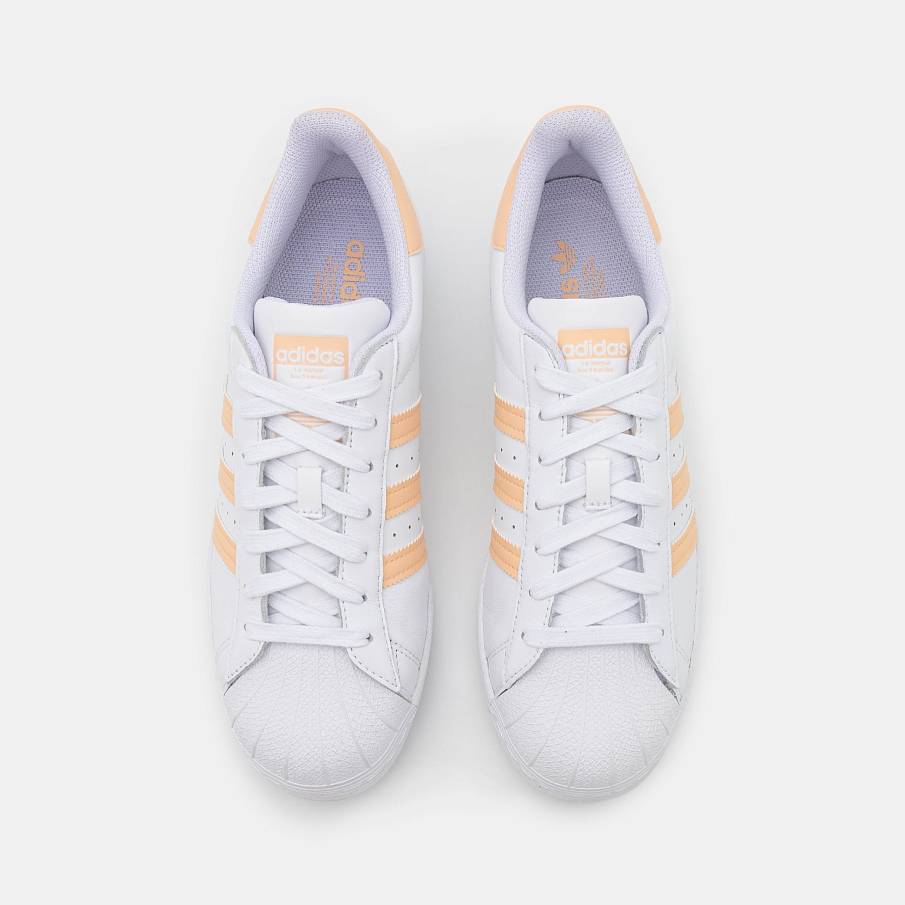 Фото № 4 с приближением к товару «‎Adidas Superstar »