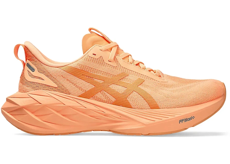 Фото № 1 с приближением к товару «‎ASICS Novablast 4 Le»