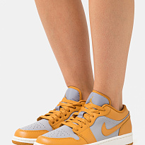 Фото № 2 с приближением к товару «‎Jordan Wmns Air 1 »