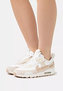 Фото № 2 с приближением к товару «‎AIR MAX 90 FUTURA MIN»