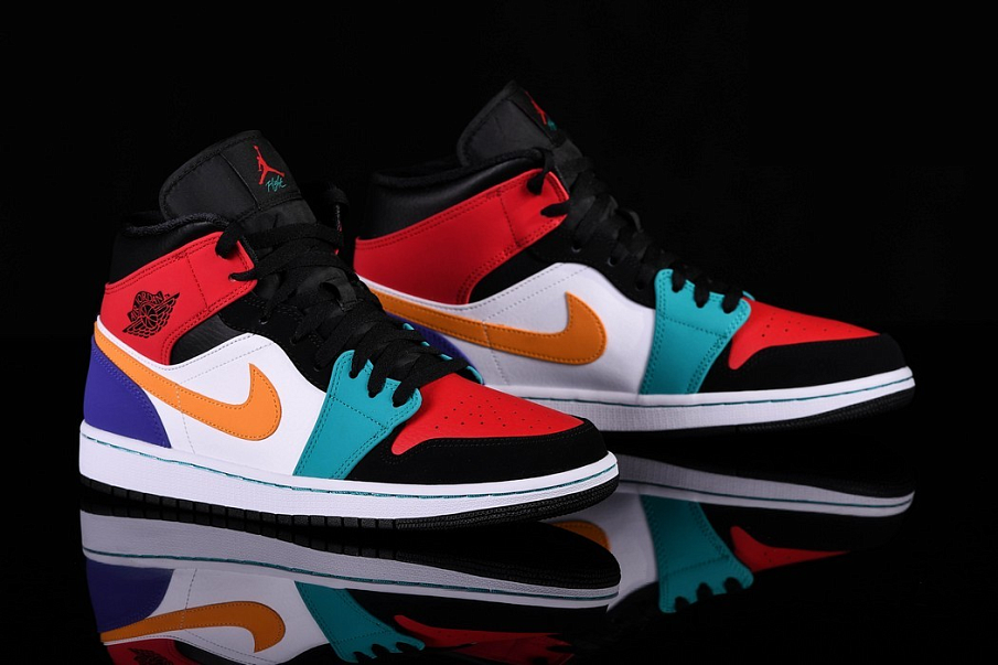 Фото № 1 с приближением к товару «‎Nike Air Jordan 1 Retro »