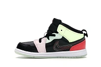 Фото № 3 с приближением к товару «‎Jordan 1 Mid»