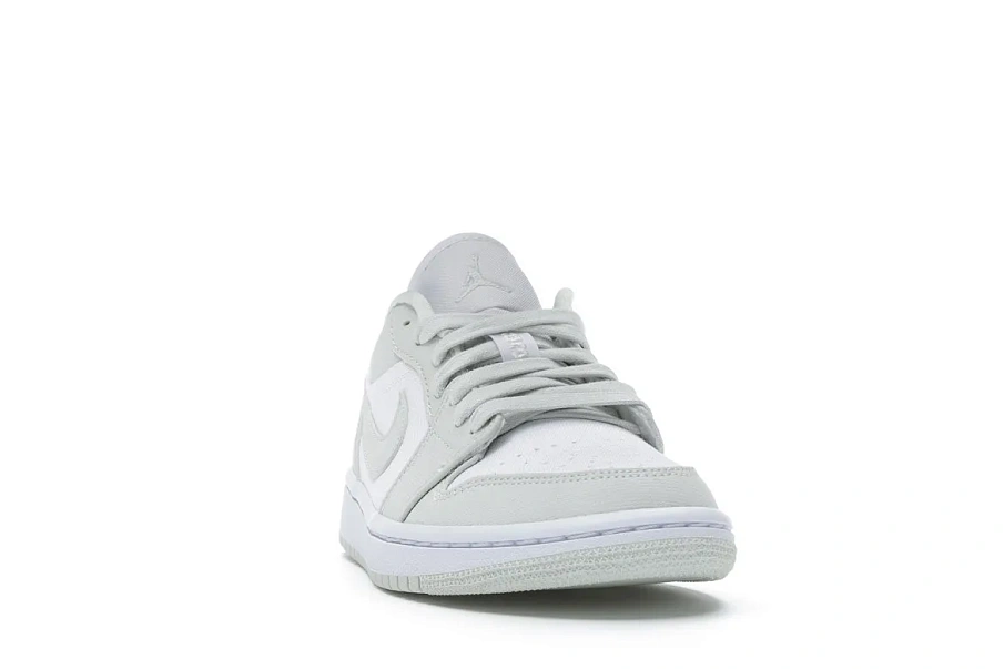 Фото № 2 с приближением к товару «‎Jordan 1 Low Spruce Aura »
