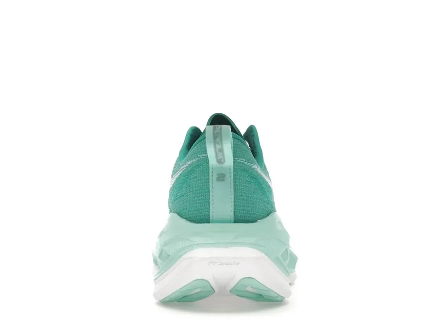 Фото № 4 с приближением к товару «‎ASICS Superblast 2»