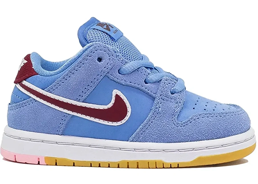 Фото № 1 с приближением к товару «‎Nike SB Dunk Low»