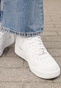 Фото № 2 с приближением к товару «‎WMNS AIR FORCE 1 HI REC»