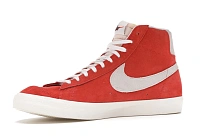 Фото № 2 с приближением к товару «‎Nike Blazer Mid 77 Suede Habanero Red»
