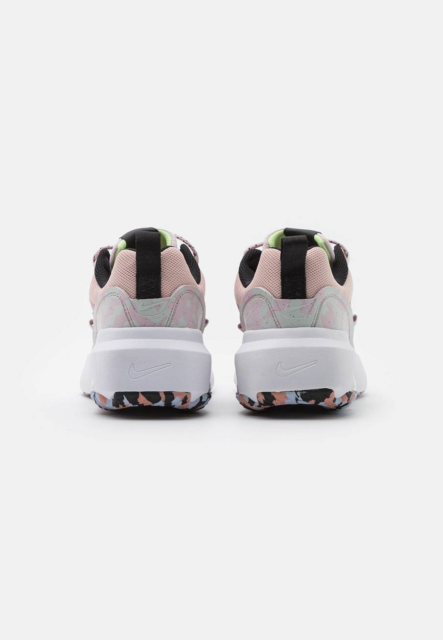 Фото № 4 с приближением к товару «‎Nike Air Max Viva »