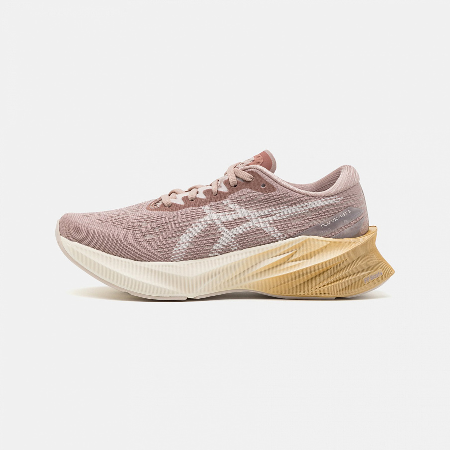 Фото № 1 с приближением к товару «‎Asics Novablast 3»