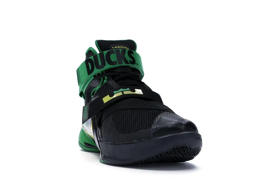 Фото № 3 с приближением к товару «‎Nike LeBron Zoom Soldier 9 Oregon»