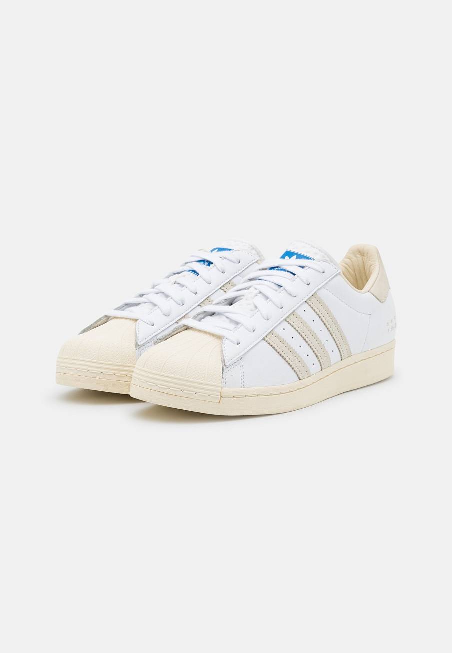 Фото № 2 с приближением к товару «‎Adidas Superstar »