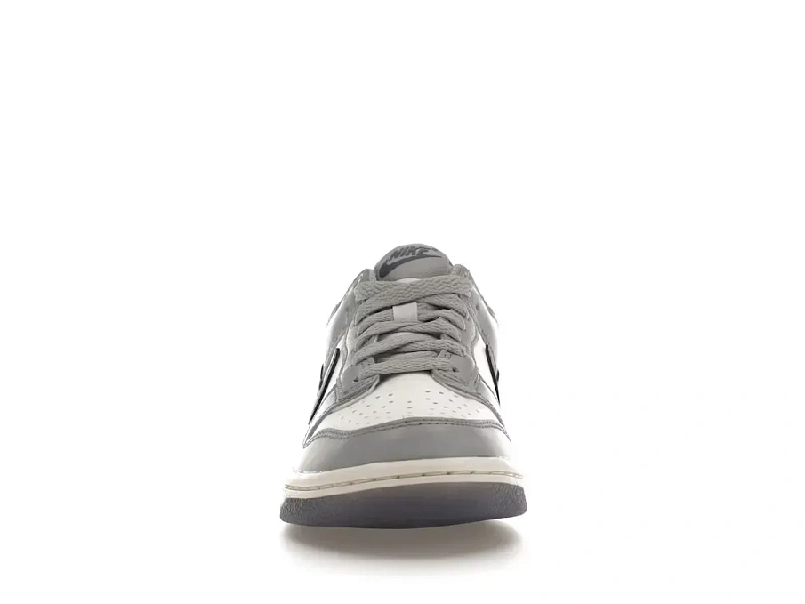 Фото № 2 с приближением к товару «‎Nike Dunk Low»