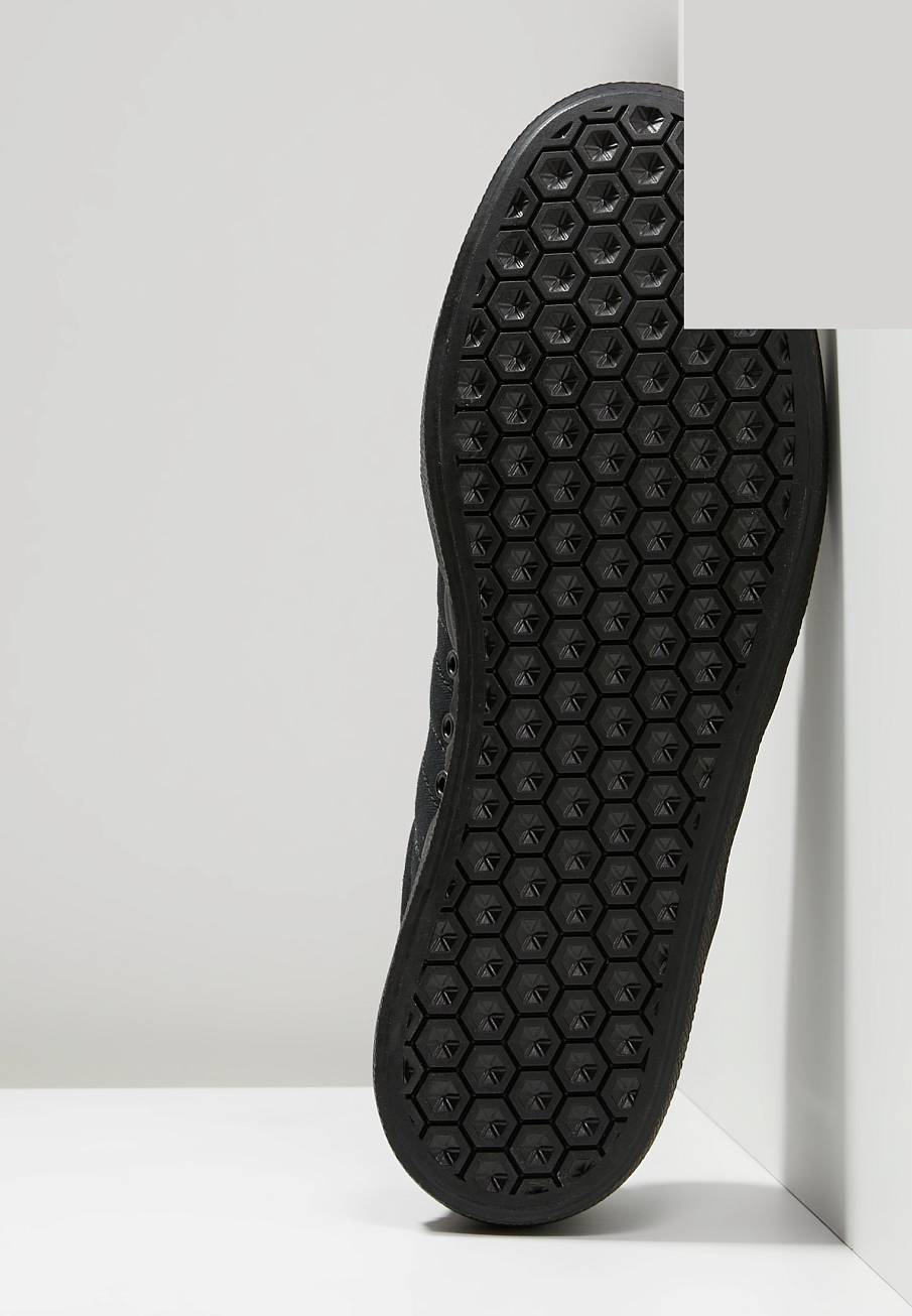 Фото № 5 с приближением к товару «‎Adidas 3mc »