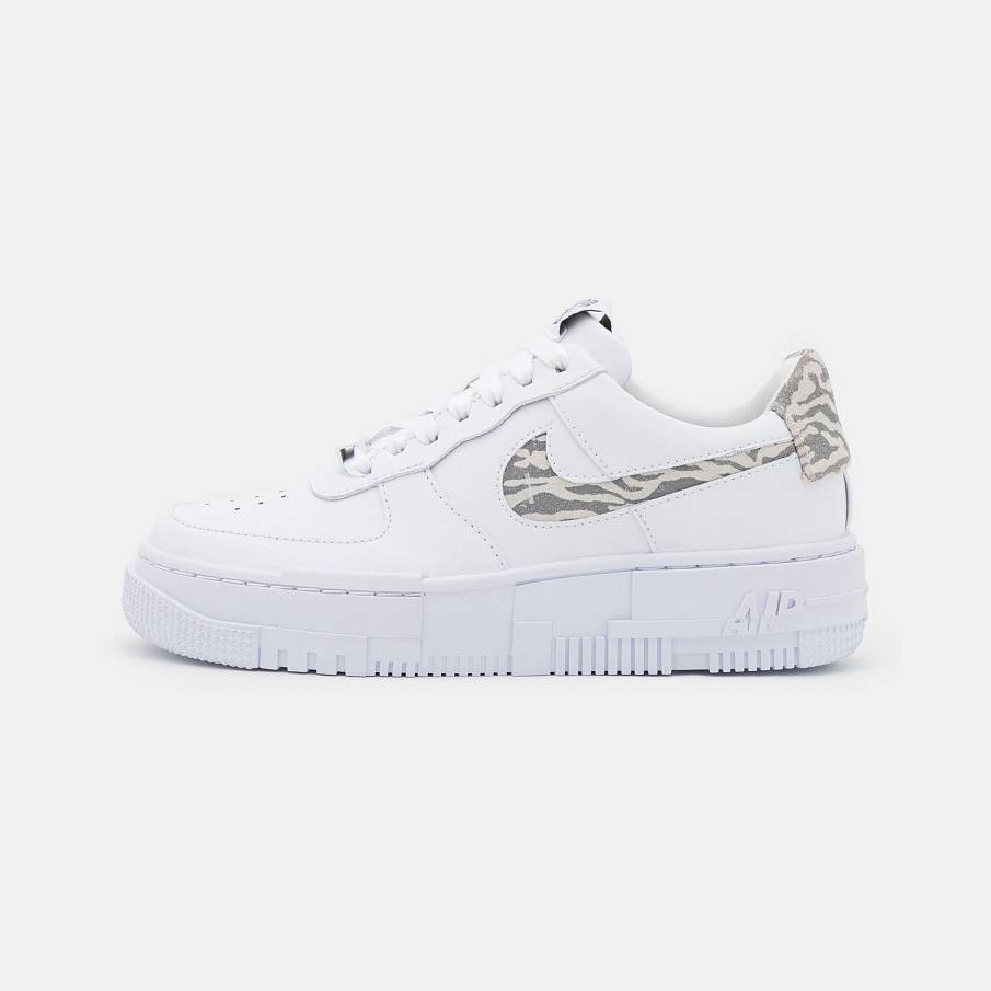 Фото № 2 с приближением к товару «‎Nike Air Force 1 Pixel »