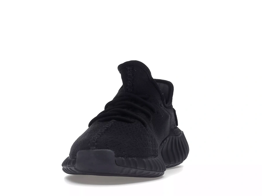 Фото № 2 с приближением к товару «‎adidas Yeezy Boost 350 V2 Onyx (2022/2023)»