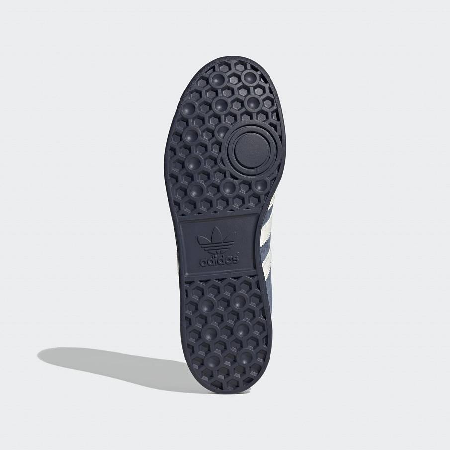 Фото № 3 с приближением к товару «‎Adidas Hamburg »