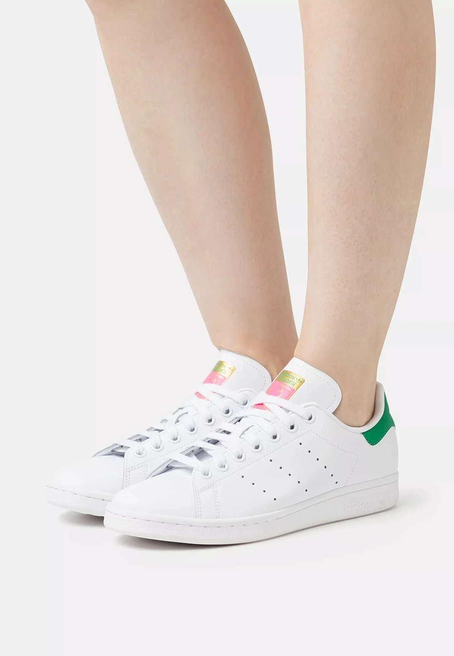 Фото № 1 с приближением к товару «‎STAN SMITH »