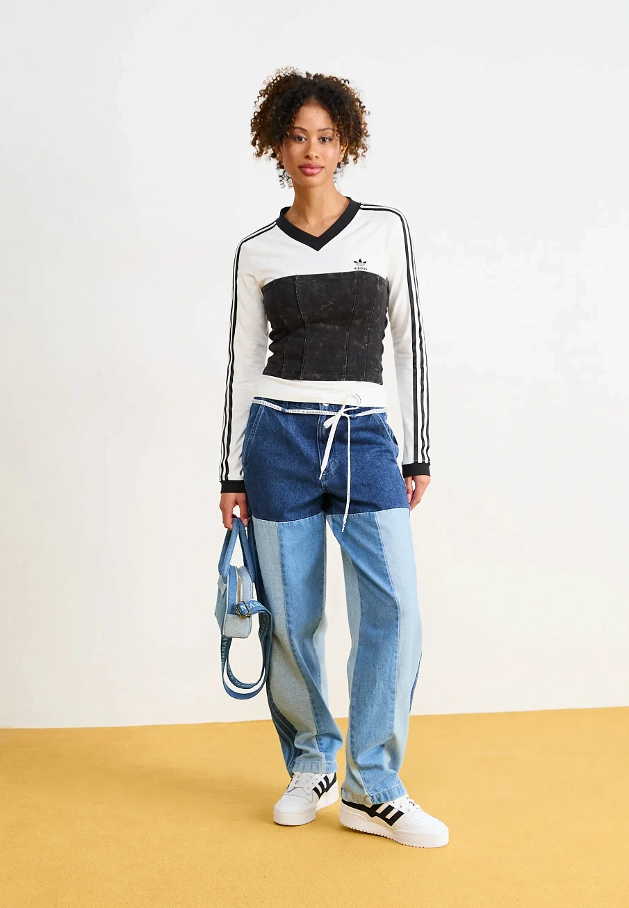 Фото № 3 с приближением к товару «‎FORUM BOLD STRIPES»