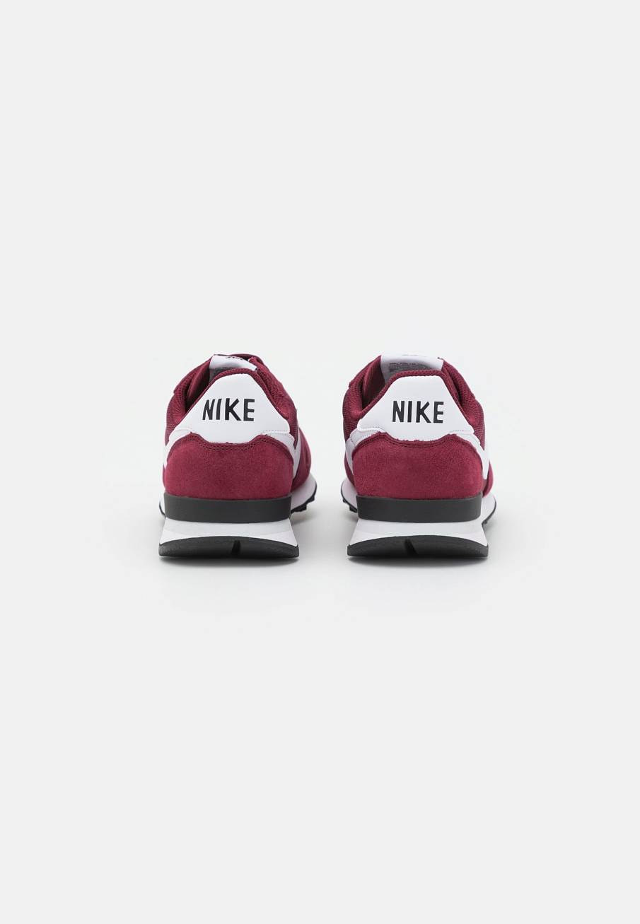 Фото № 2 с приближением к товару «‎Nike Internationalist »