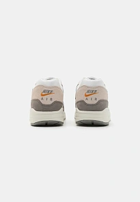 Фото № 3 с приближением к товару «‎AIR MAX 1 »