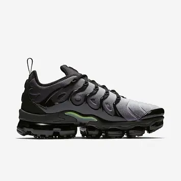 Nike Air Vapormax Plus - 2