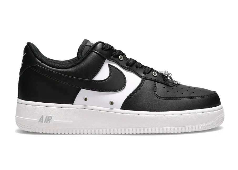 Фото № 1 с приближением к товару «‎Nike Air Force 1 Low 07 PRM Black White Metallic Silver»