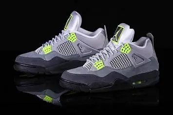 Nike Air Jordan 4 Retro SE Neon  - 5