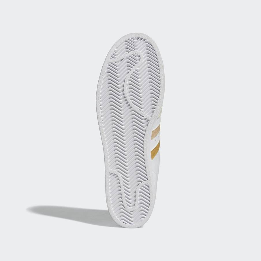 Фото № 2 с приближением к товару «‎Adidas Superstar »