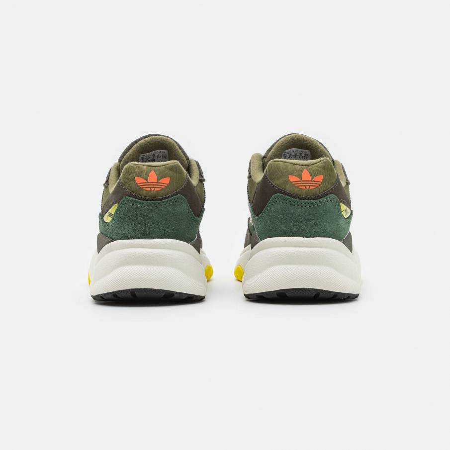 Фото № 3 с приближением к товару «‎Adidas Retropy F90 »