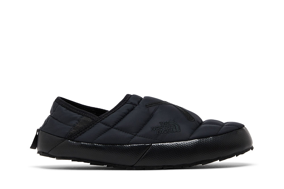 Фото № 2 с приближением к товару «‎KAWS x The North Face ThermoBall Traction Mule VS Black»