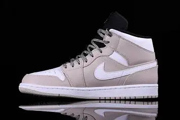 Nike Air Jordan 1 Retro Desert Sand  - 1