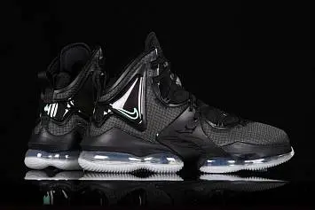 Nike Lebron 19  - 3