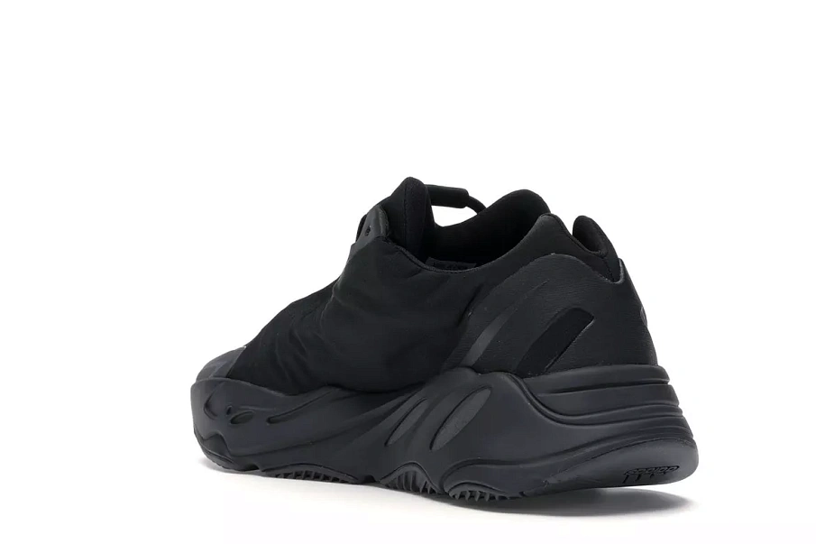 Фото № 4 с приближением к товару «‎adidas Yeezy Boost 700 MNVN Triple Black»