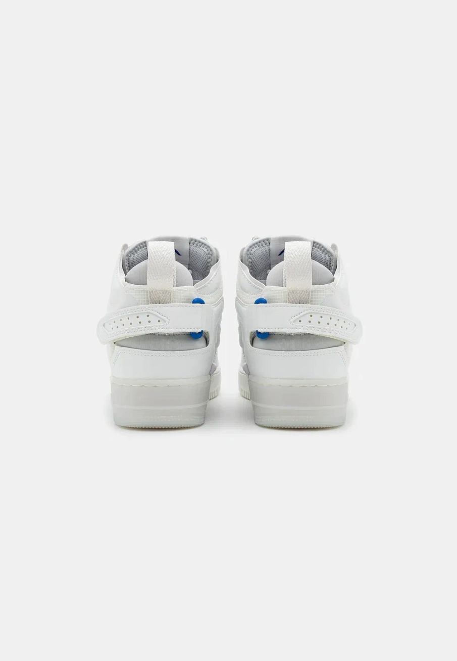 Фото № 3 с приближением к товару «‎AIR FORCE  REACT»