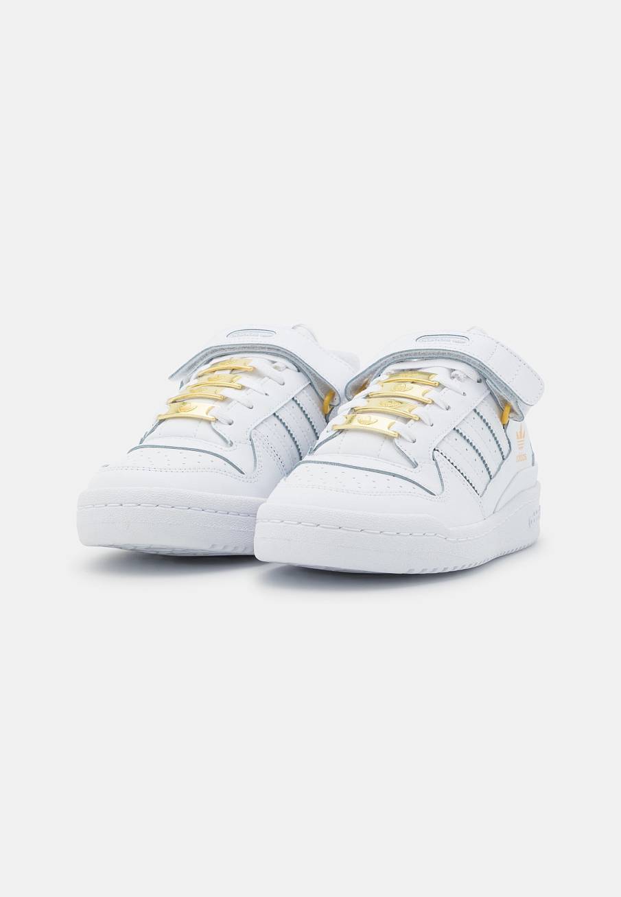 Фото № 3 с приближением к товару «‎Adidas Forum »