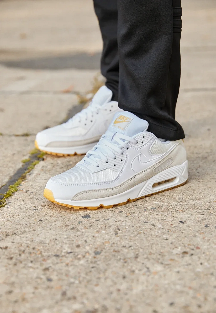 Фото № 1 с приближением к товару «‎AIR MAX»