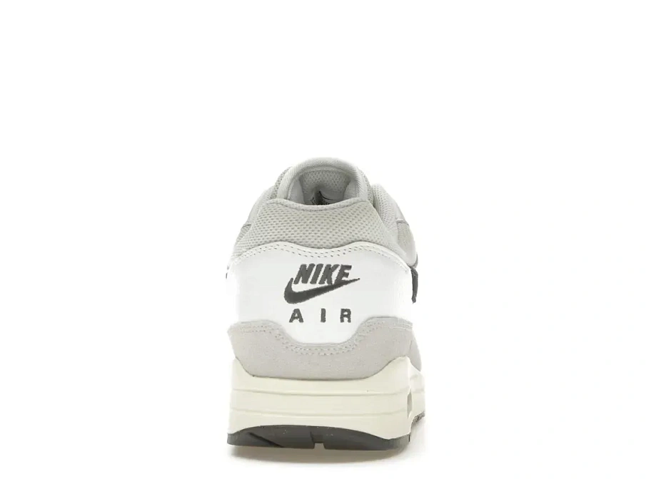 Фото № 4 с приближением к товару «‎Nike Air Max 1»