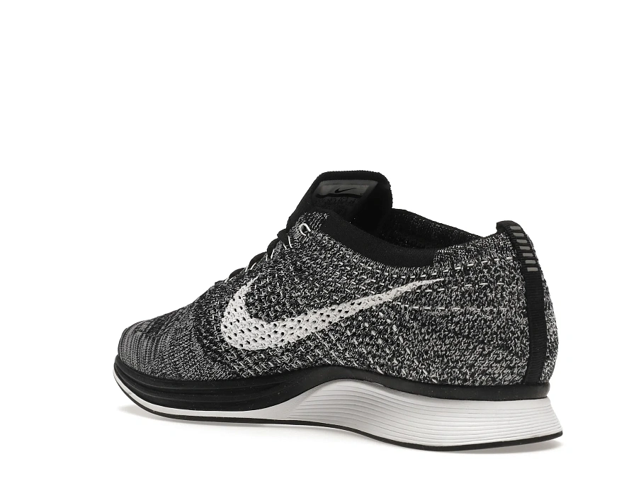 Фото № 6 с приближением к товару «‎Nike Flyknit Racer Oreo 2»