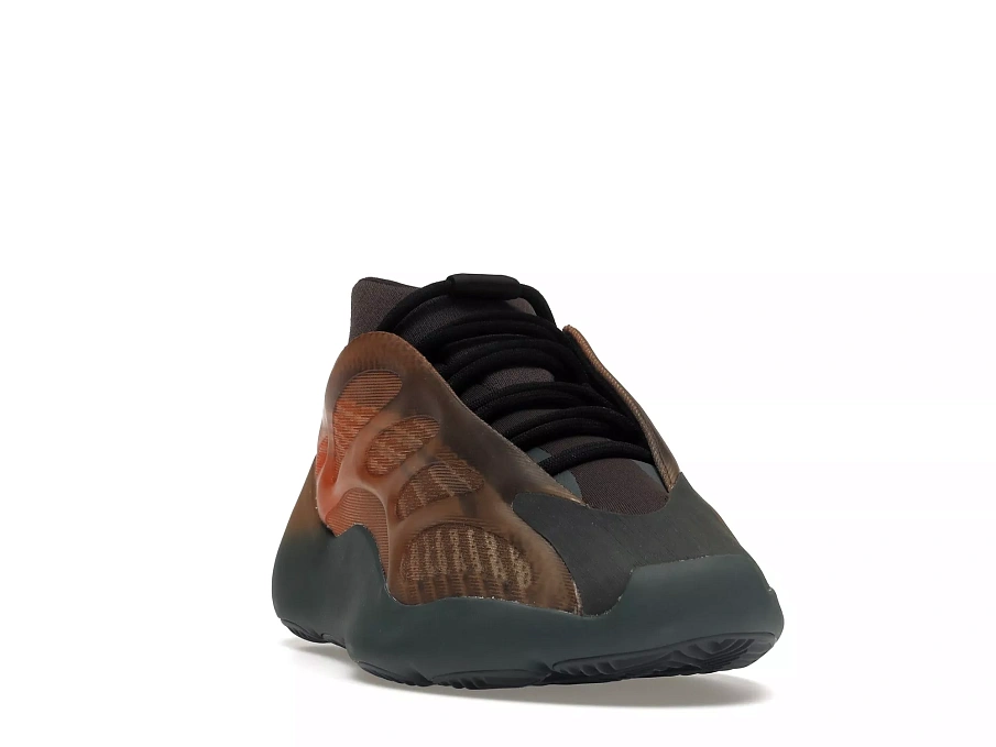 Фото № 2 с приближением к товару «‎adidas Yeezy 700 V3 Copper Fade»