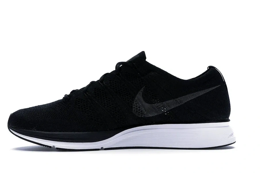 Фото № 3 с приближением к товару «‎Nike Flyknit Trainer Black White (2018)»
