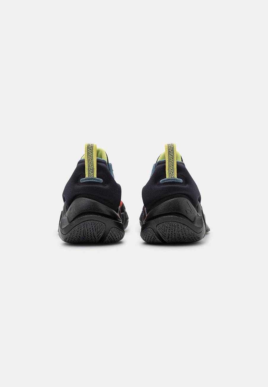 Фото № 3 с приближением к товару «‎Nike Giannis Immortality Force Field»