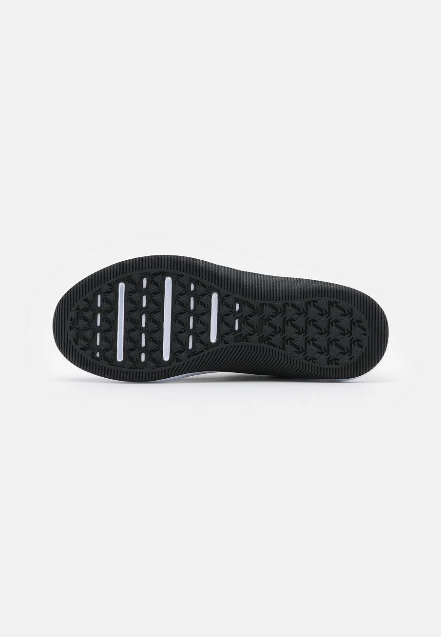 Фото № 4 с приближением к товару «‎Nike Mc Trainer»