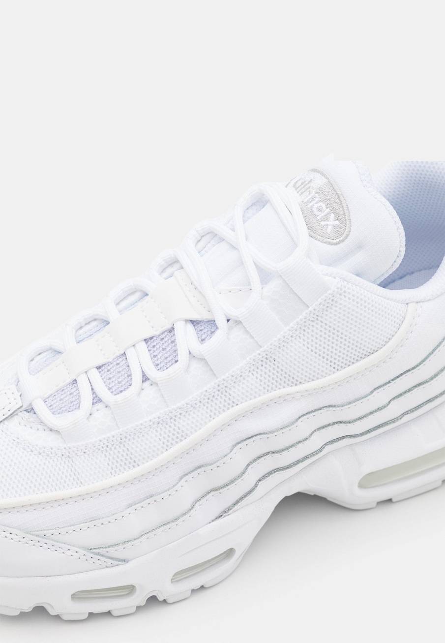 Фото № 5 с приближением к товару «‎Nike Air Max Essential »
