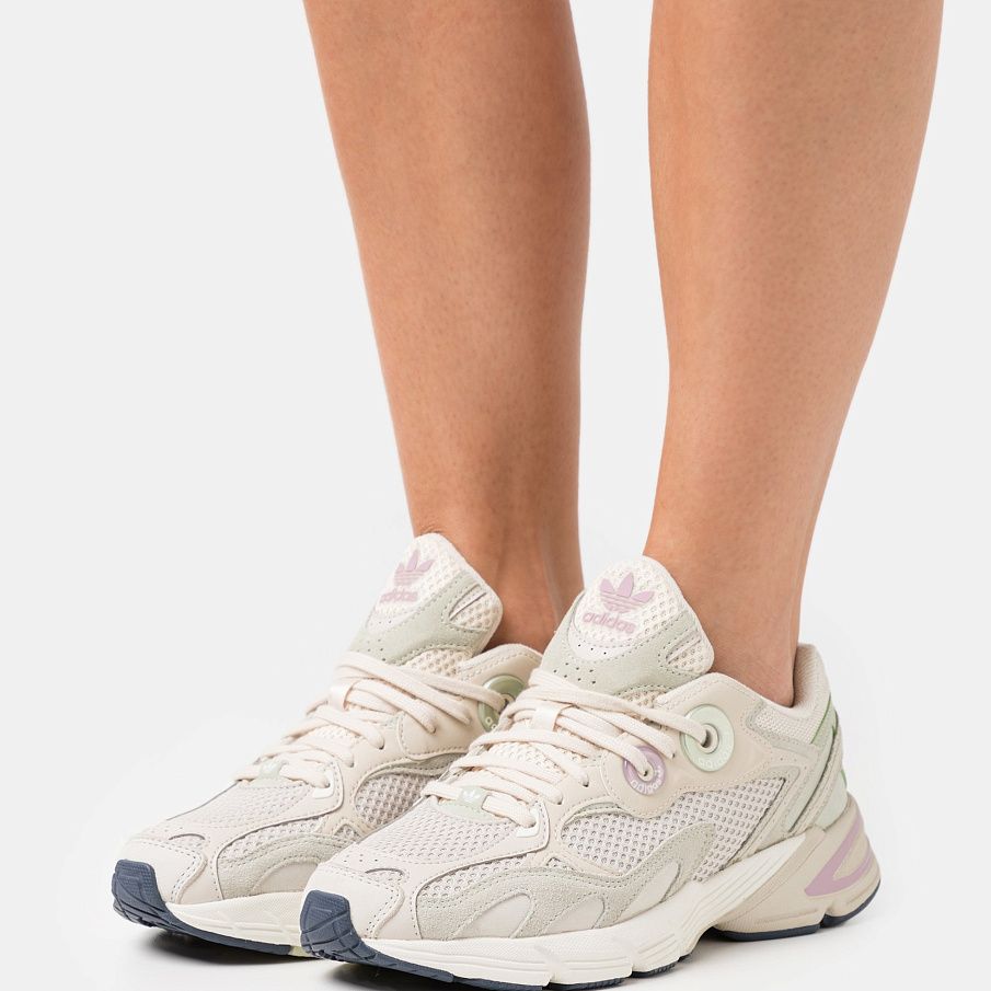 Фото № 2 с приближением к товару «‎Adidas Astir »