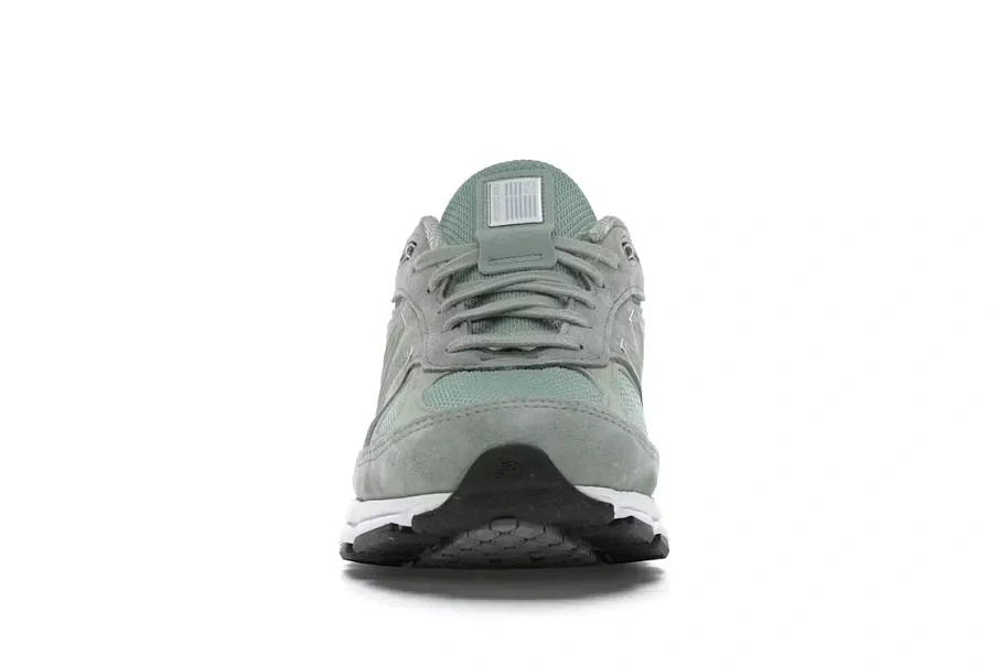 Фото № 2 с приближением к товару «‎New Balance 990v4»