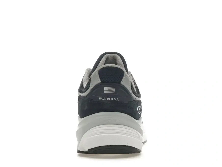 Фото № 4 с приближением к товару «‎New Balance 990v6»