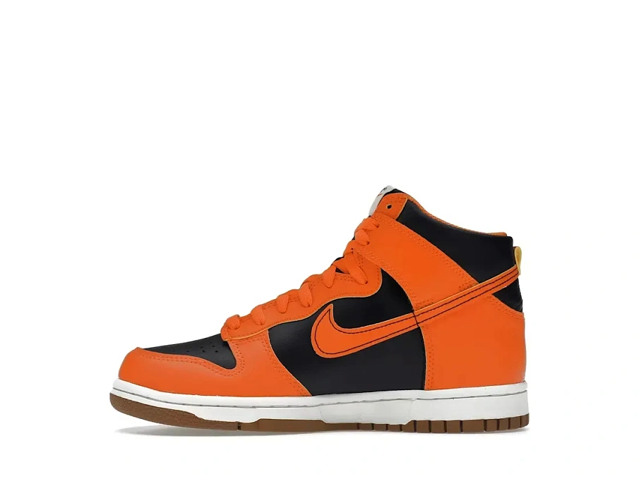 Фото № 3 с приближением к товару «‎Nike Dunk High»