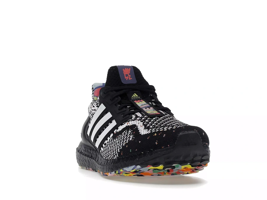Фото № 1 с приближением к товару «‎adidas Ultra Boost 5.0 Kris Andrew Small Pride Collection»
