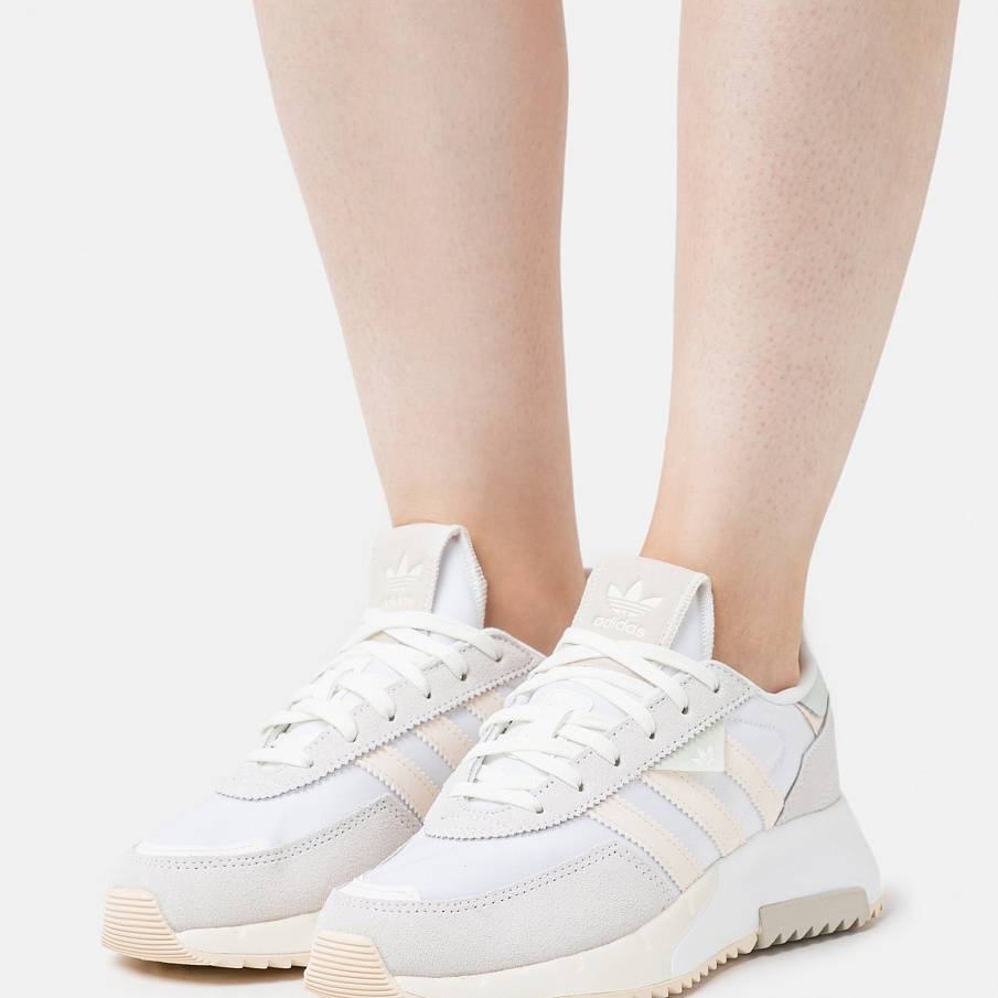 Фото № 3 с приближением к товару «‎Adidas Retropy F2 »